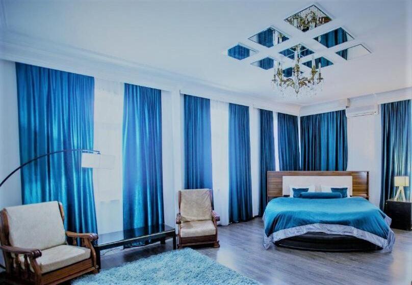 اتاق سوپریور, Jeanne D Arc