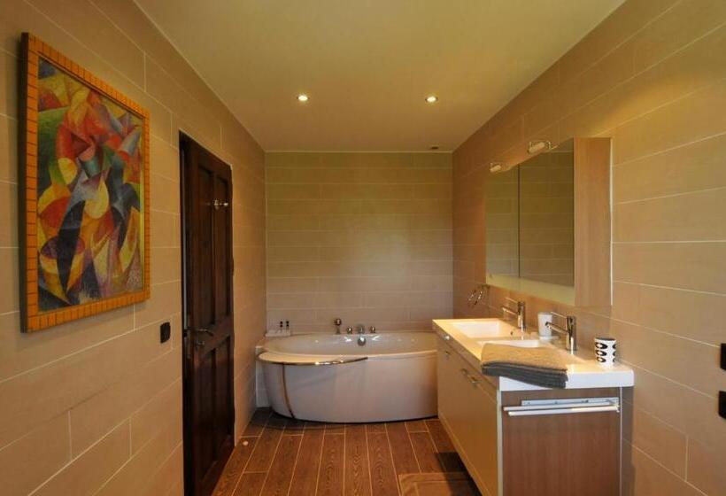 디럭스 룸, La Grange De Mon Père