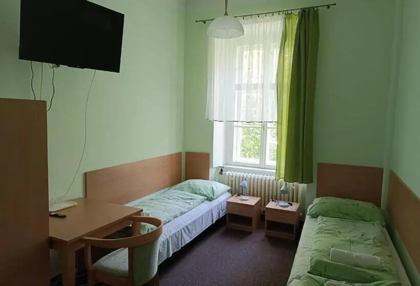 スタンダード４人部屋, Penzion Na Zámku