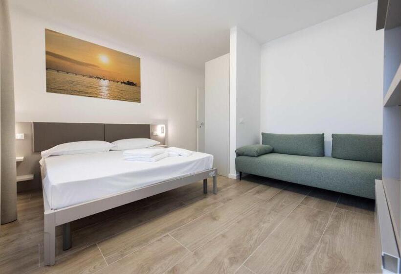 חדר דלוקס לשלושה, Stadio Luxury Guesthouse