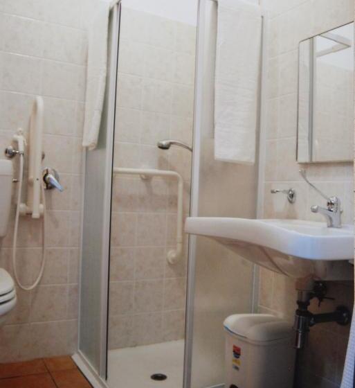 غرفة قياسية رباعية, B&b La Collina