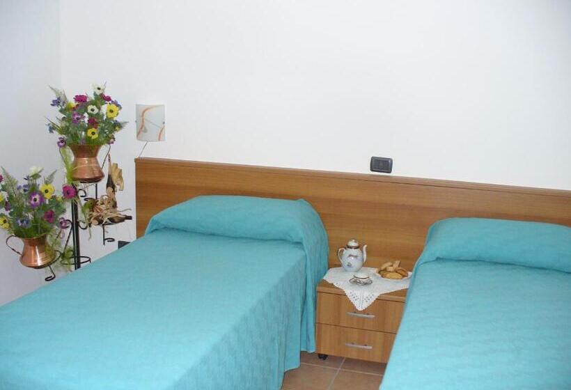 غرفة قياسية رباعية, B&b La Collina