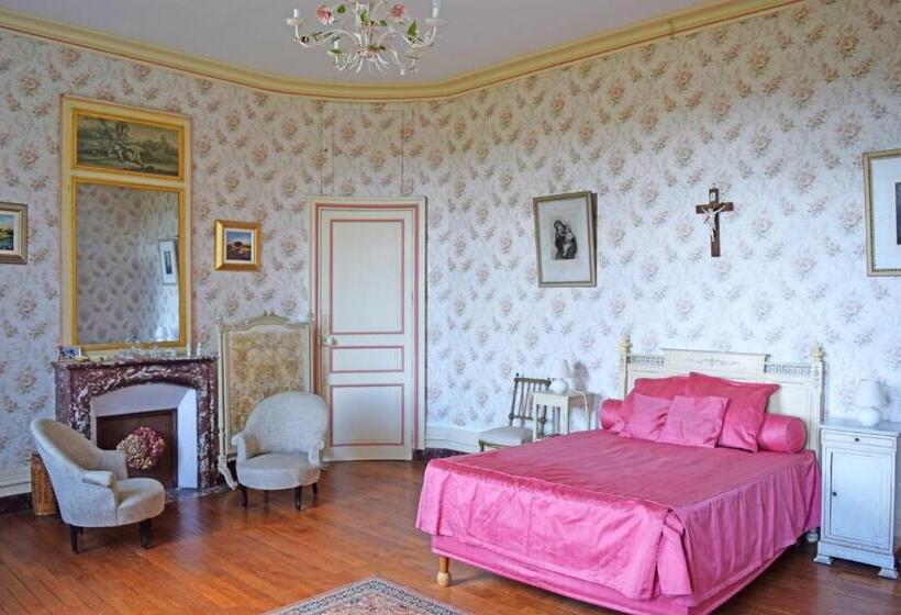 Номер Deluxe, Château De La Luardaye