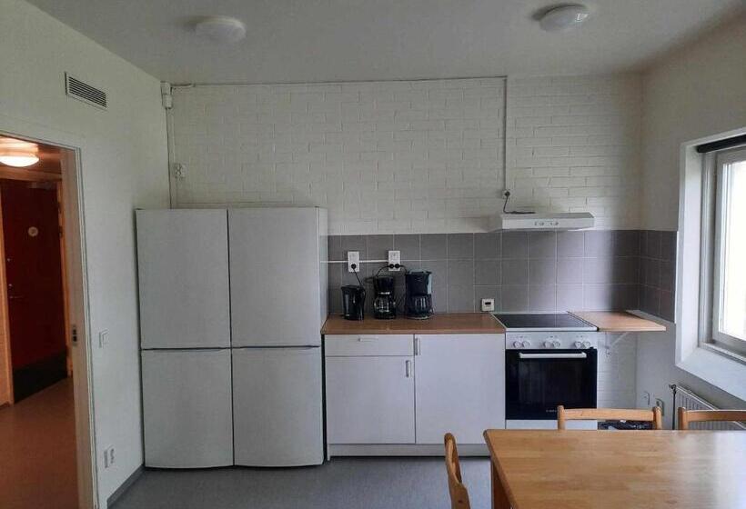 חדר אקונומי, Mäshult Kurs & Lägergård