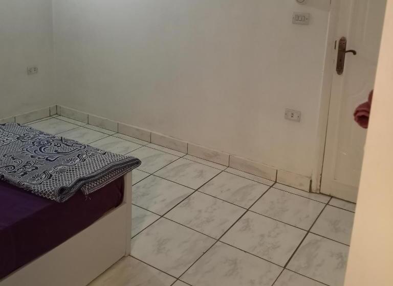 اتاق استاندارد یک تخته با بالکن, Susan S Guest House