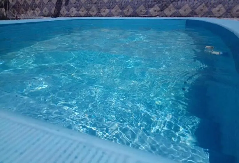 اتاق استاندارد یک تخته با بالکن, Susan S Guest House