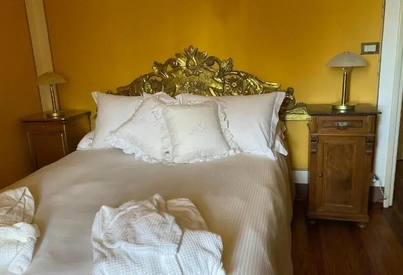اتاق استاندارد با چشم‌انداز دریاچه, Villa Diomira