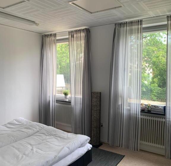 家庭房间共用浴室, Bo I Gärsnäs