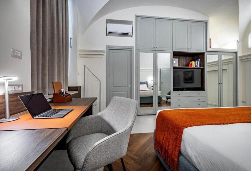 سوئیت با بالکن, Dimora Collection   Le Corti   Boutique Luxury Suites In 13th Century Villa   Adults Only