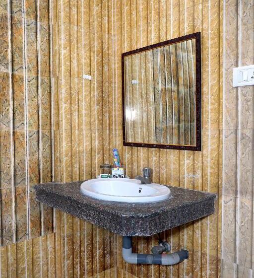 이그제큐티브 룸, Asian International