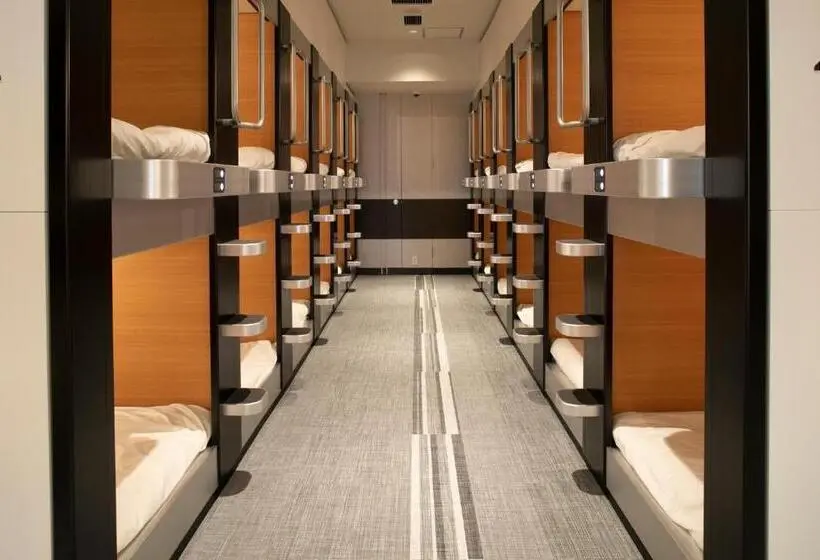 共同バス付シェアルーム, Plaza East Cabin For Men Only