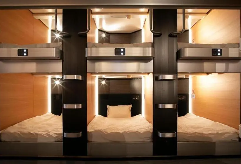 共同バス付シェアルーム, Plaza East Cabin For Men Only