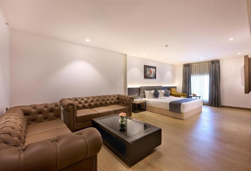 Люкс, Delite Sarovar Portico Faridabad