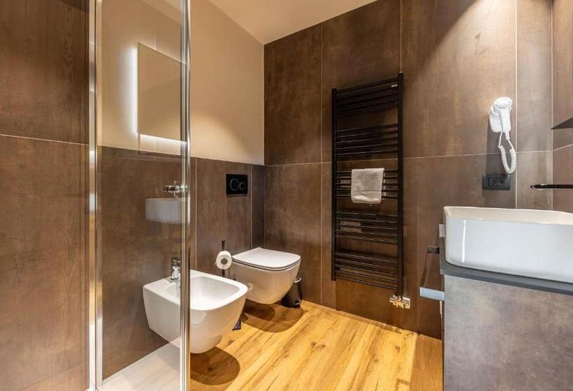 غرفة سوبيريور, Laste