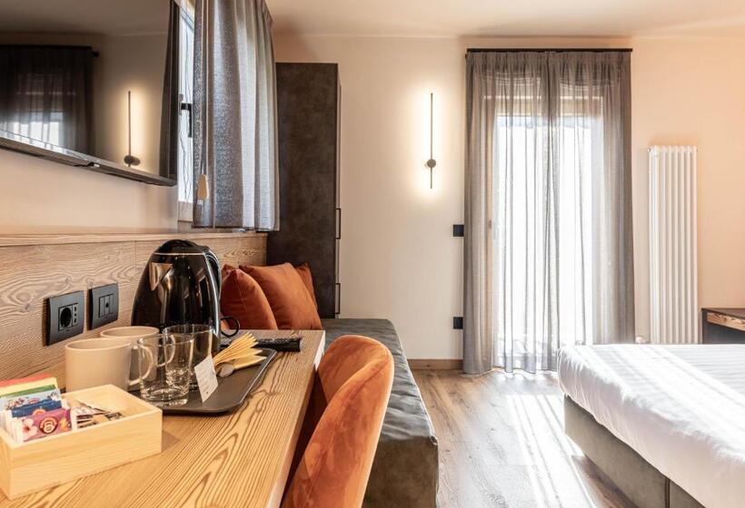 غرفة سوبيريور, Laste