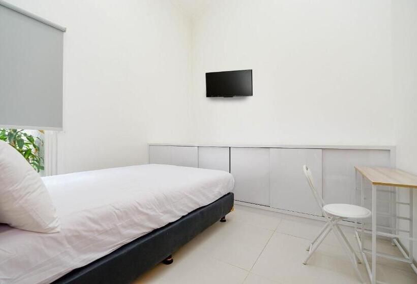 Номер Deluxe, Oyo Life 2491 Omah Puspa