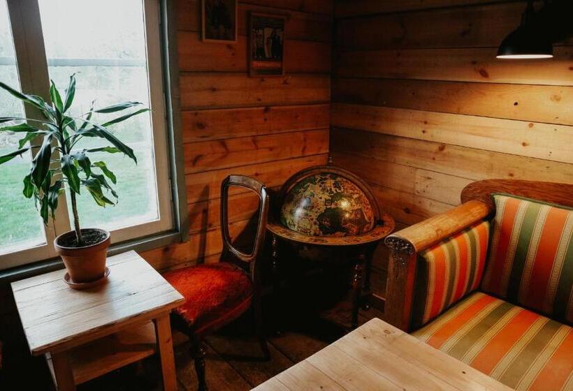 Номер Стандарт Вид на Сад, The Thistle Inn   Eko Farmstay