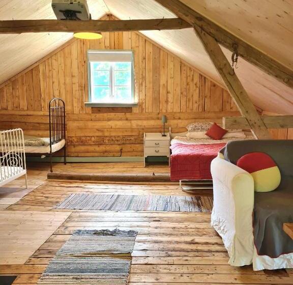 Семейный Номер, The Thistle Inn   Eko Farmstay