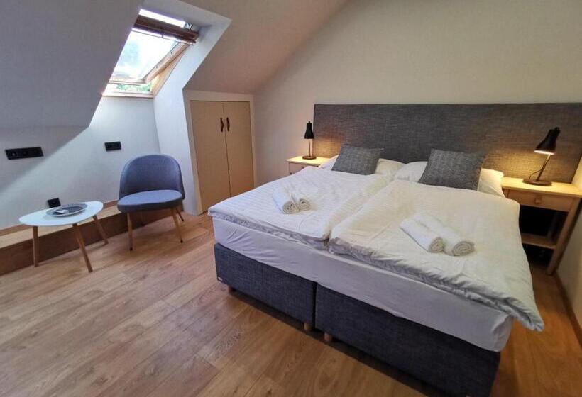 スタンダードルーム, Zátoka