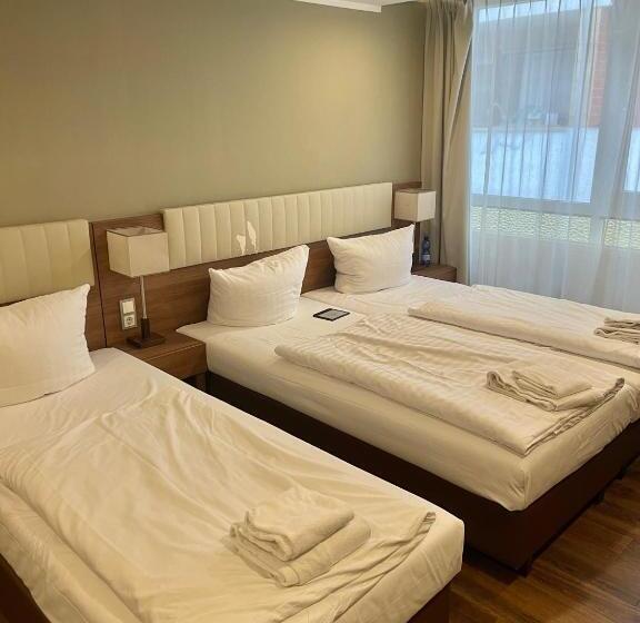 スーペリアトリプルルーム, Léon Hotel Und Apartments