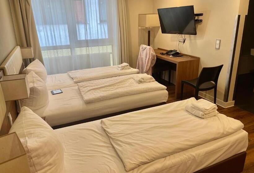 スーペリアトリプルルーム, Léon Hotel Und Apartments