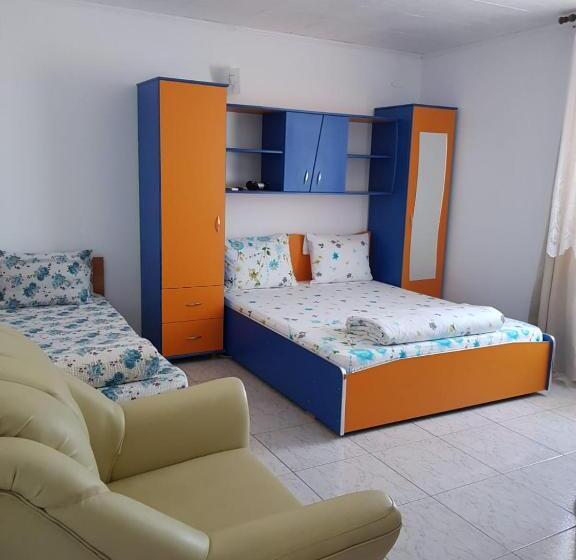 اتاق استاندارد سه نفره, Casa Adina