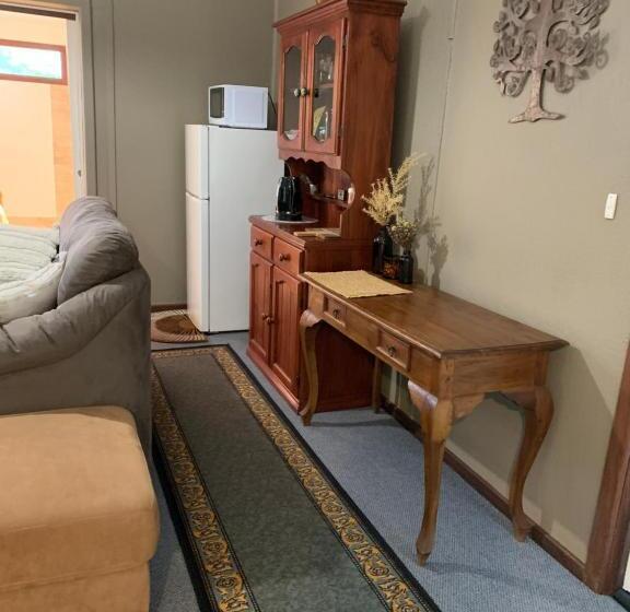 スタンダードルーム, Centre Of Town