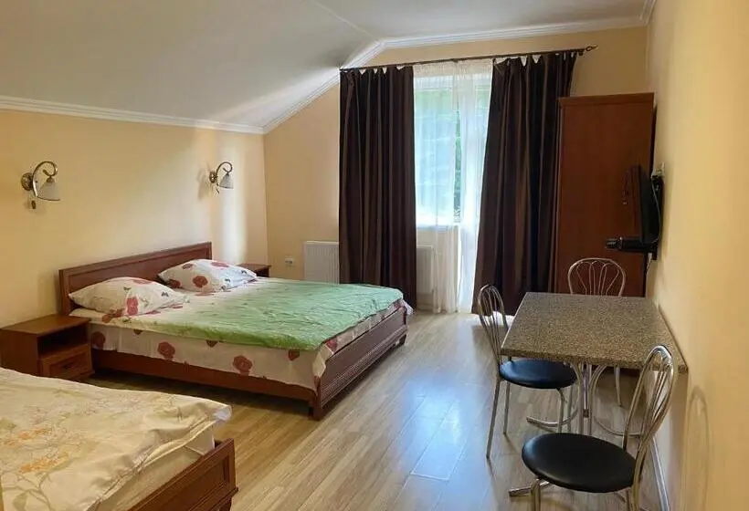 Standard Triple Room with Terrace, Guest House Pan Hohol