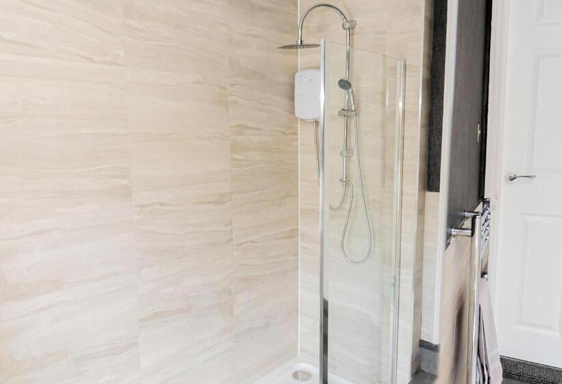 스탠다드 룸 공동 욕실, Shirley House 5, Guest House, Self Catering, Self Check In With Smart Locks, Use Of Fully Equipped K