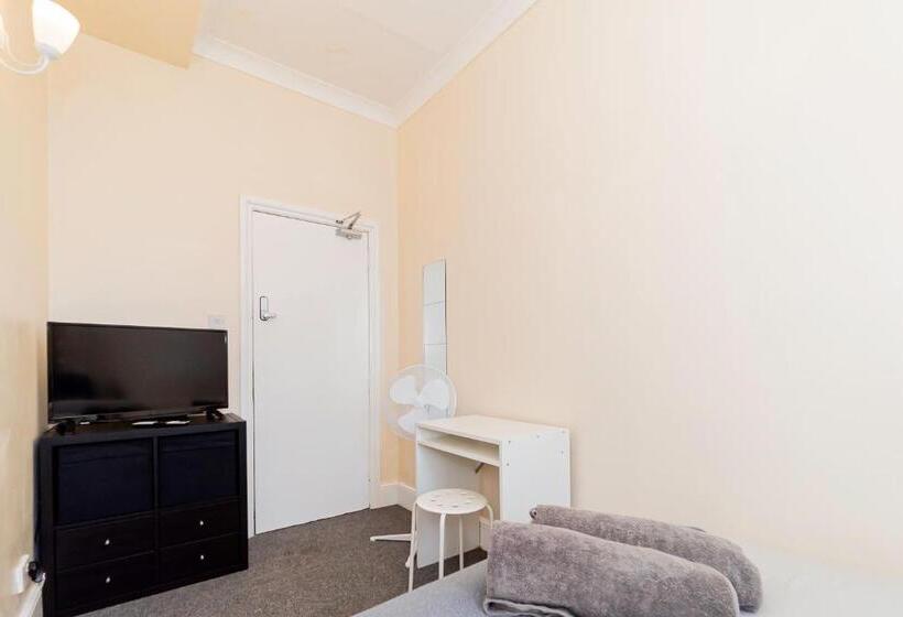 스탠다드 룸 공동 욕실, Shirley House 5, Guest House, Self Catering, Self Check In With Smart Locks, Use Of Fully Equipped K