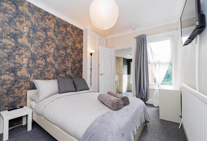 스탠다드 룸, Shirley House 5, Guest House, Self Catering, Self Check In With Smart Locks, Use Of Fully Equipped K