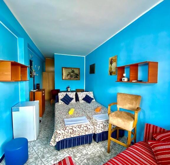 اتاق لوکس با چشمانداز باغ, Vila đuričić 300m Od Mora