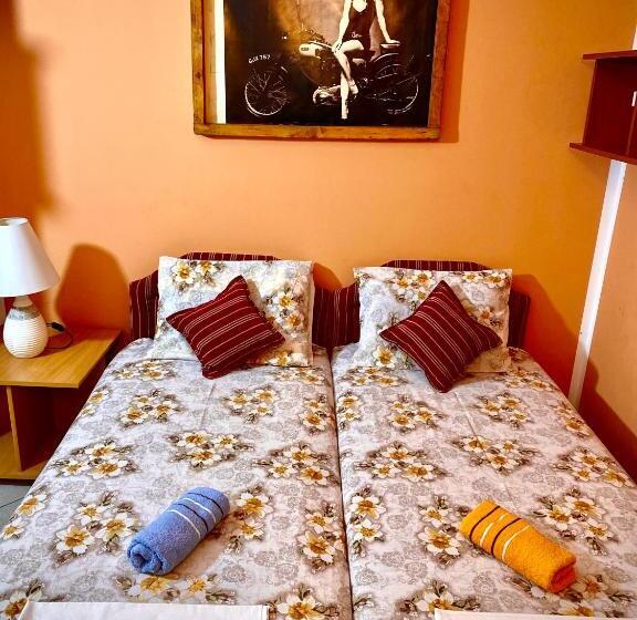 اتاق استاندارد سه نفره, Vila đuričić 300m Od Mora