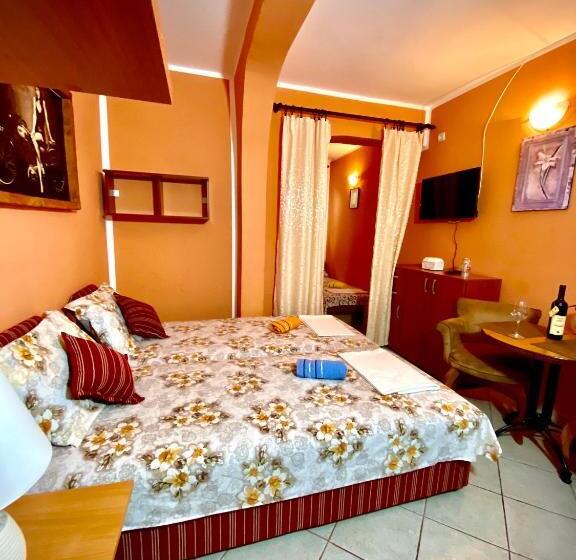 اتاق استاندارد سه نفره, Vila đuričić 300m Od Mora