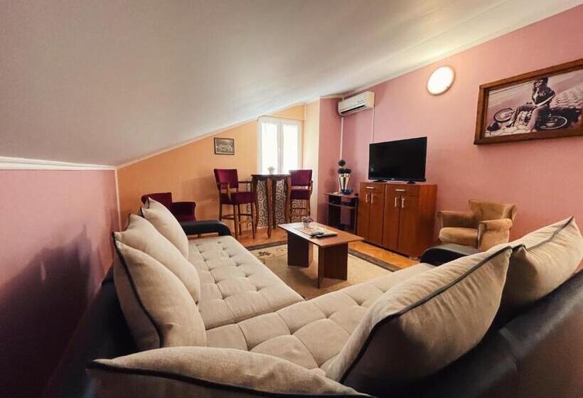 آپارتمان 2 خوابه, Vila đuričić 300m Od Mora