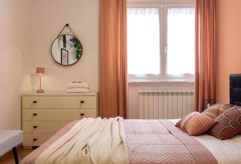 اتاق استاندارد با سرویس بهداشتی مشترک, Wellstay Perugia Downtown   Rooms