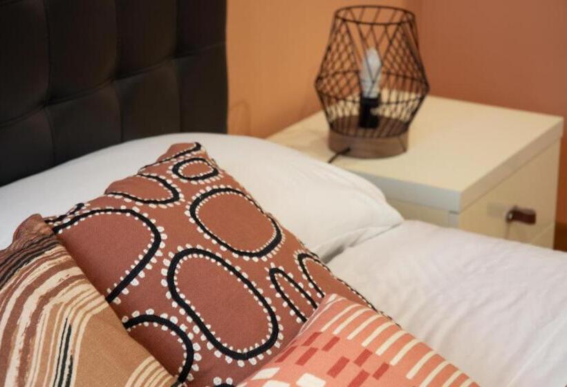 اتاق استاندارد با سرویس بهداشتی مشترک, Wellstay Perugia Downtown   Rooms