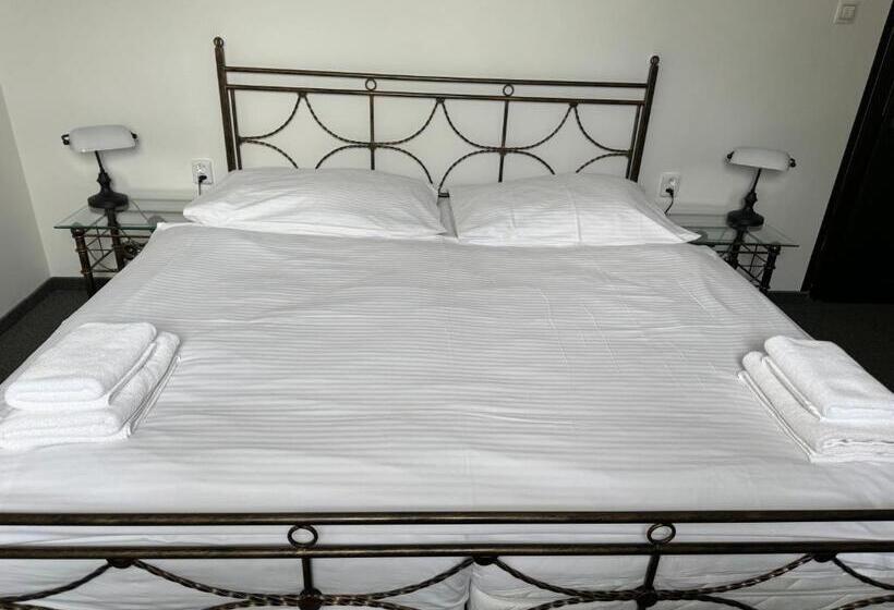 家庭间, Pension U Draka