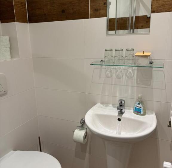 家庭间, Pension U Draka