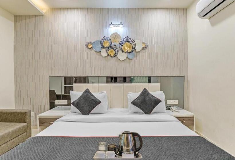 Номер Deluxe, Townhouse 812 Hotel The Grand White