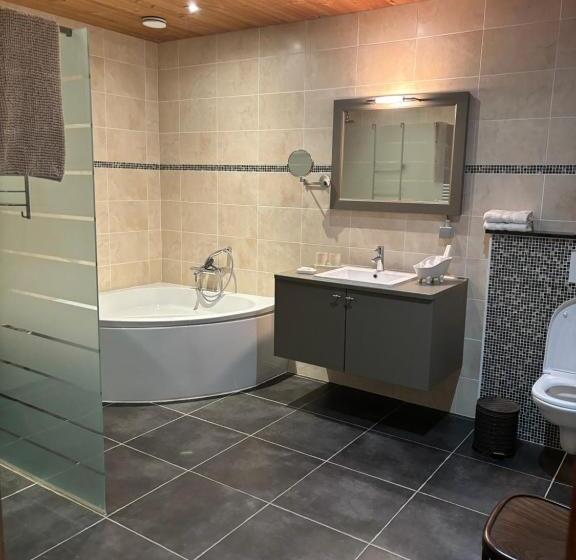 家庭间, Quarter House