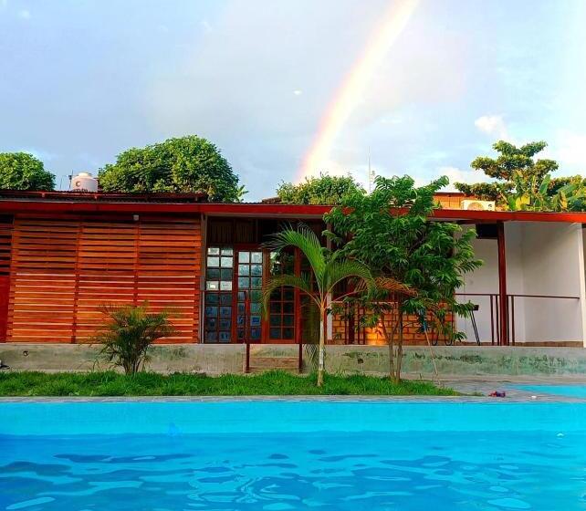 חדר סטנדרט לשלושה עם נוף לבריכה, Tiktoker Lodge