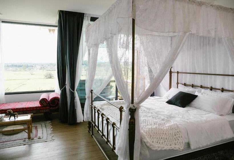 Pokój Deluxe, Pupah Kanna Pua ปู๋ ป๋าล์ คันนา ปัว