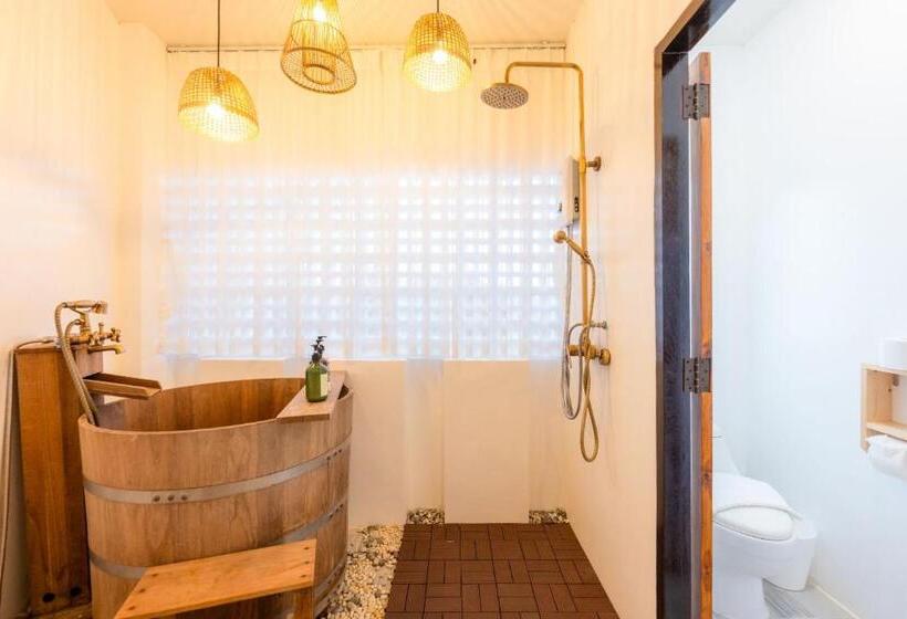 Suite z Basenem, Pupah Kanna Pua ปู๋ ป๋าล์ คันนา ปัว