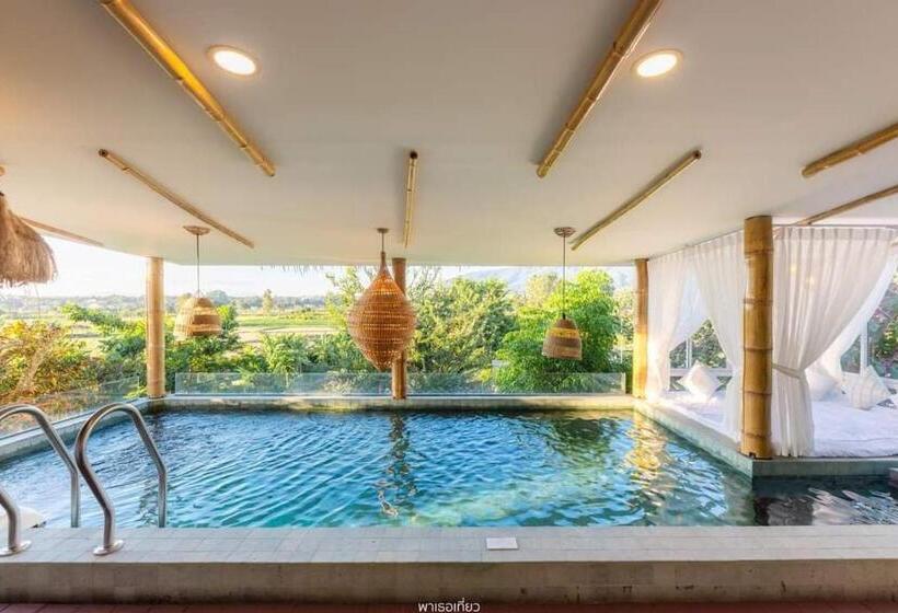 Suite z Basenem, Pupah Kanna Pua ปู๋ ป๋าล์ คันนา ปัว