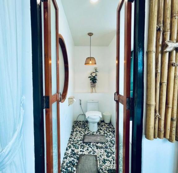 Pokój Rodzinny, Pupah Kanna Pua ปู๋ ป๋าล์ คันนา ปัว