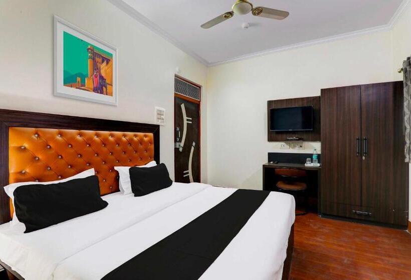 스탠다드 룸, Super Hotel O Alambagh Near Bus Stand Formerly B.m. Palace