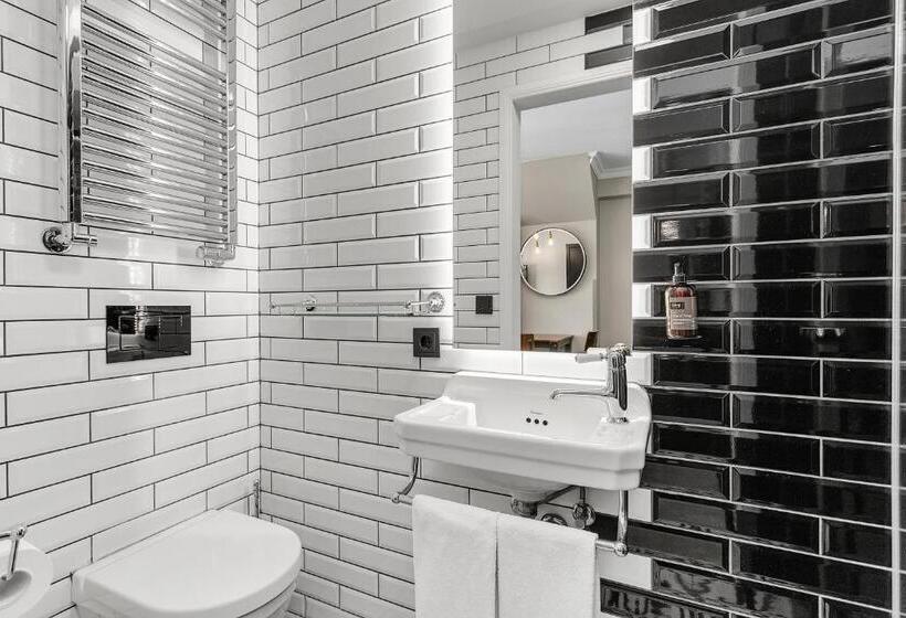 استودیوی استاندارد, Oddsson Downtown