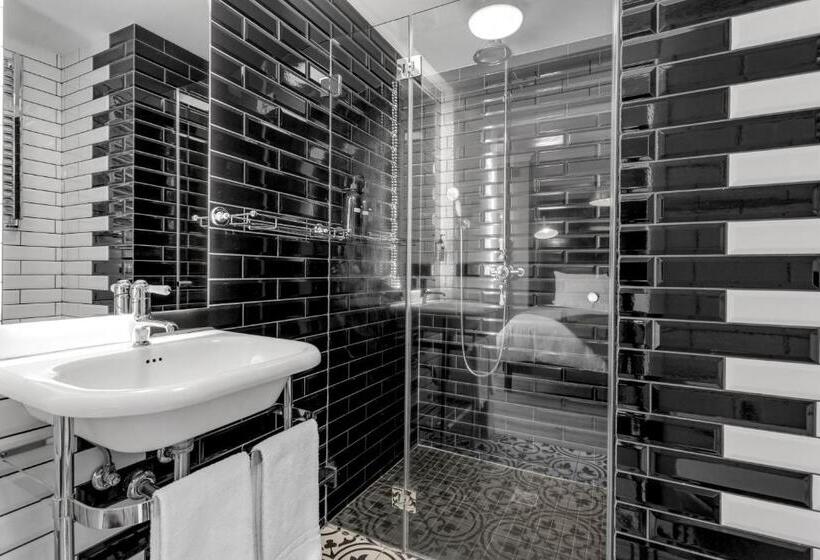 استودیوی استاندارد, Oddsson Downtown