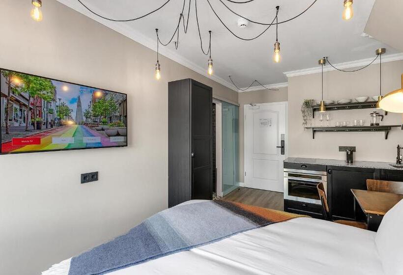 استودیوی استاندارد, Oddsson Downtown